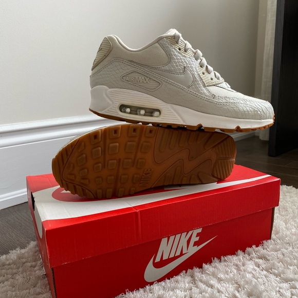 Nike Shoes - Womens Air Max 90’s PRM
